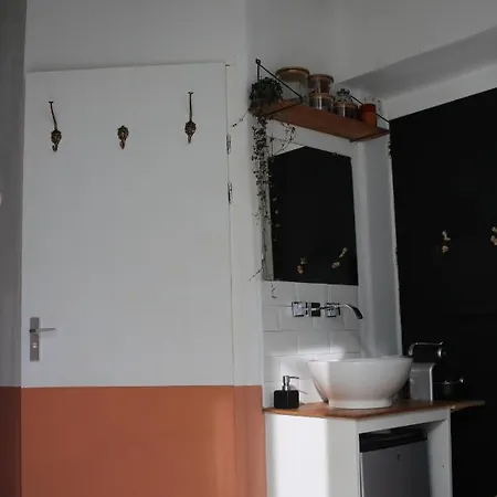 Bed & Breakfast Tiny House De Slaapkop Haarlem